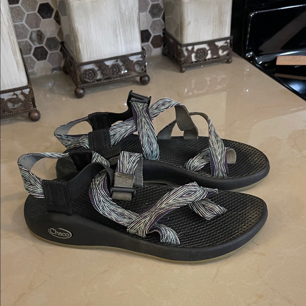 Chaco Women's Black and Multicolor hiking Sandals size 7